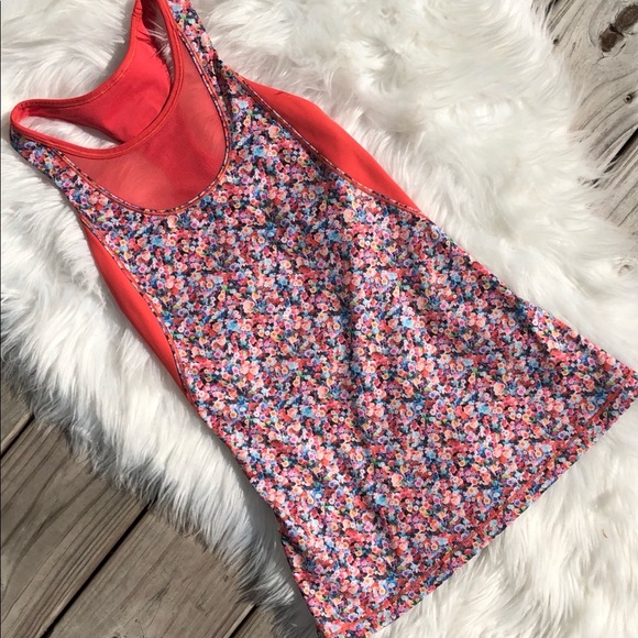 lululemon athletica Tops - LULULEMON SIZE 8 WOMEN’S FLORAL YOGA ATHLETIC TANK